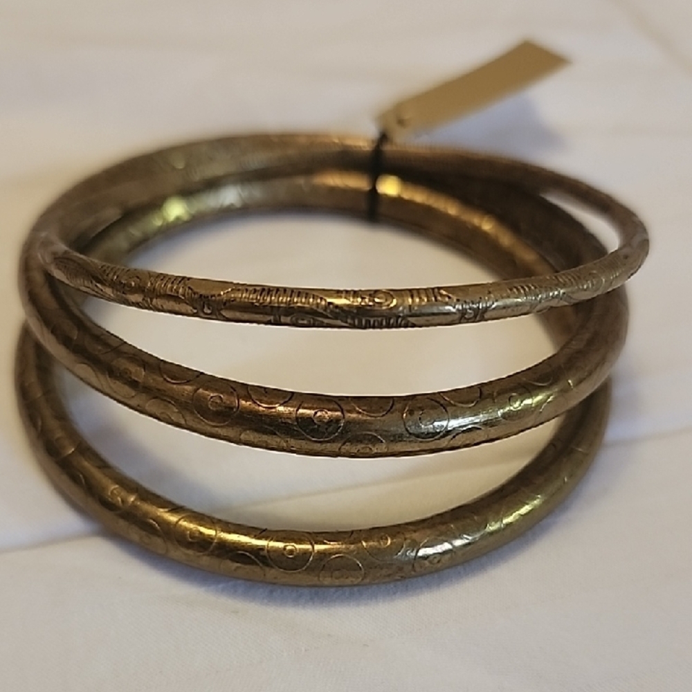 Chic Gold Tone Bangles Set - Picture 4 of 4